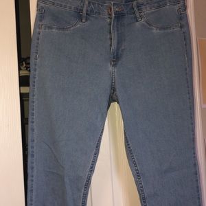 Light wash skinny ankle jeans